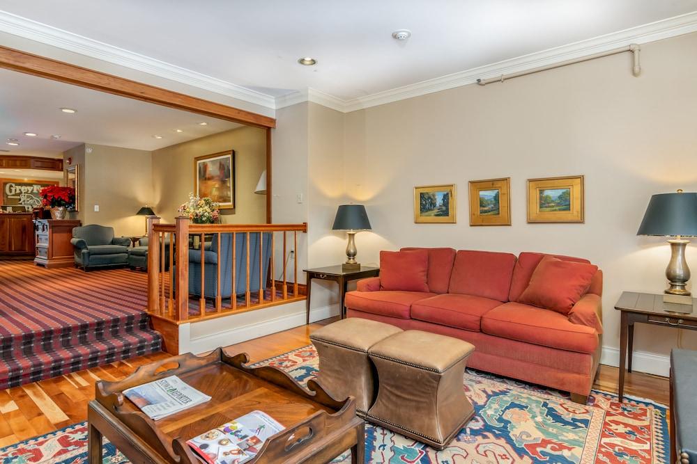 Inn Grey Fox